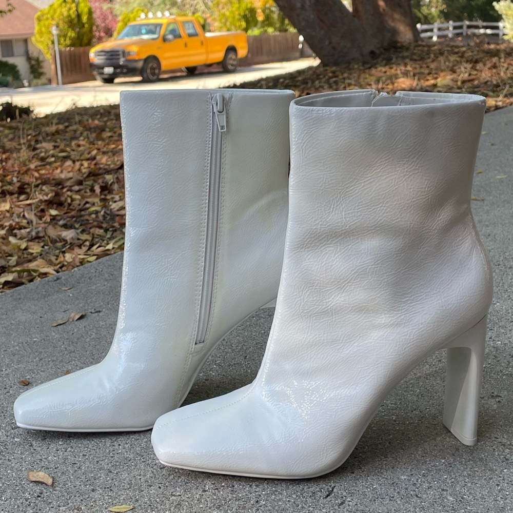WHITE HEELED ANKLE BOOTS